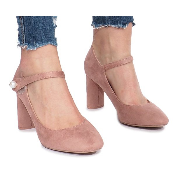 Rózsaszín szivattyúk a Milaya oszlopon