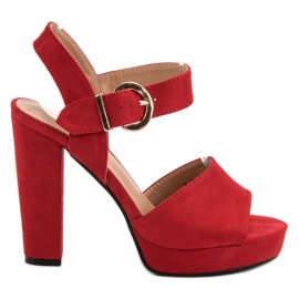 SHELOVET Piros szandál a platformon