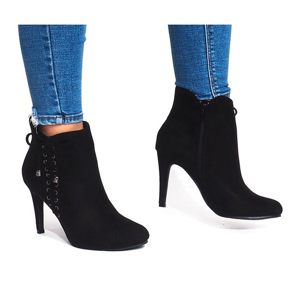 Velúr csizma egy bárban 66-98 fekete