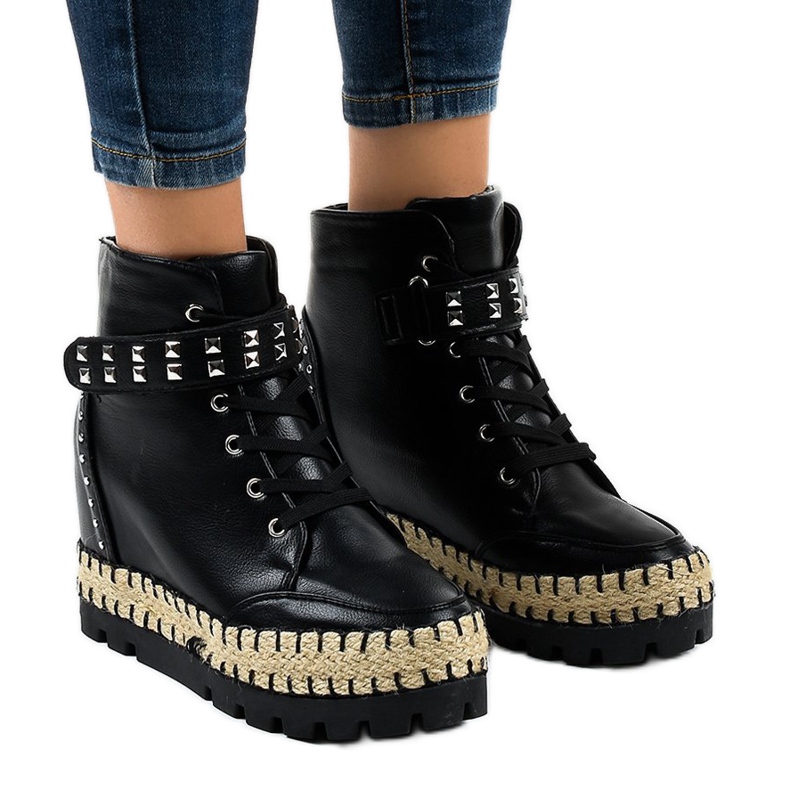 Fekete női trapper bokacsizma AJ-547 Fekete női trapper bokacsizma AJ-547