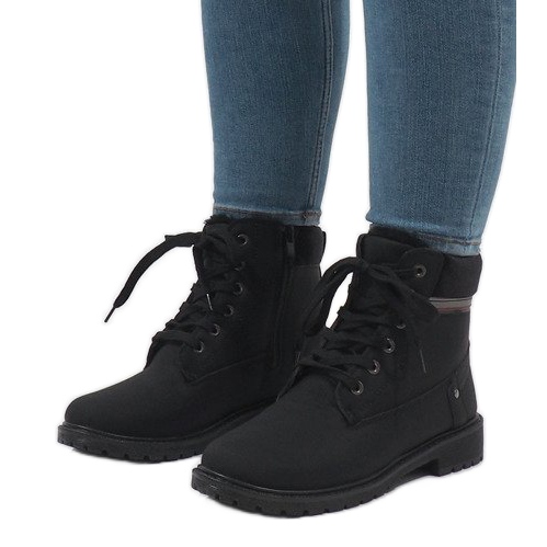 Fekete szigetelésű csizma NR06-1