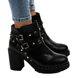 Fekete bokacsizma csillagokkal D37-9