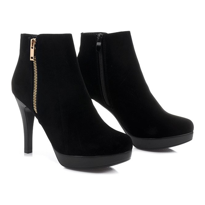 Csizma magas sarkú J0081-1 fekete cipzárral