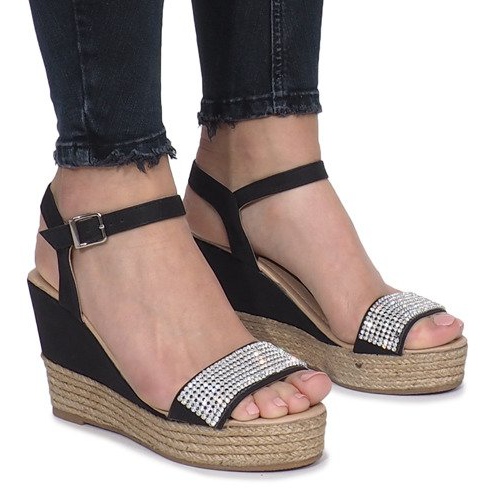 Fekete szandál finom Diamond Shine ék sarkán