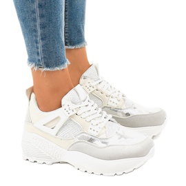 Fehér divatos női sportcipő C2 Fehér divatos női sportcipő C2