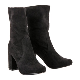 Super Mode Felcsúsztatott csizma a poszton fekete