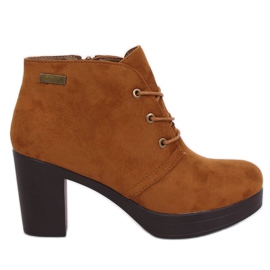 Teve 8B883 Teve magassarkú barna