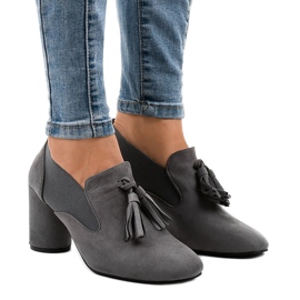 Szürke velúr szivattyúk az LL-97P oszlopon