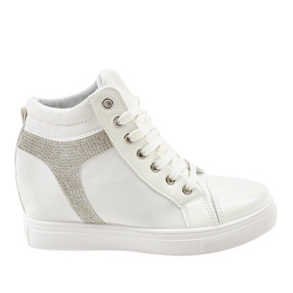 Fehér ék cipők flitterekkel AN2959