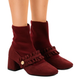 Piros velúr szivattyúk a JM8118Y oszlopon