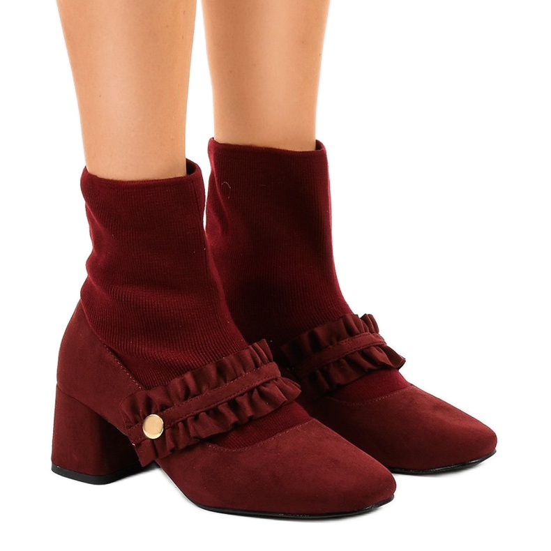 Piros velúr szivattyúk a JM8118Y oszlopon