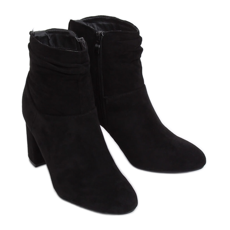 Klasszikus fekete magas sarkú csizma 9018-7 Fekete