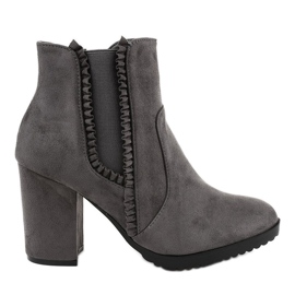 Szürke velúr csizma az A-762 oszlopon