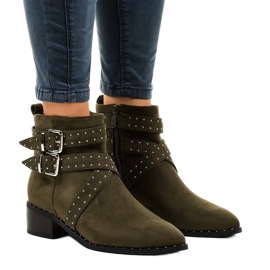 Zöld velúr bokacsizma a T172 oszlopon