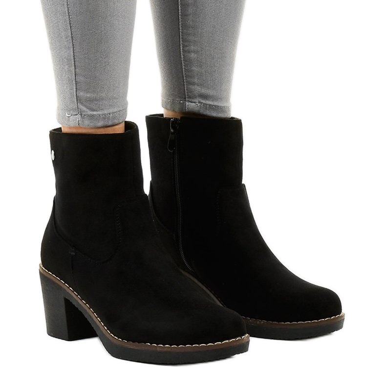 Fekete velúr magas sarkú cipő 8B852