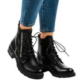 Fekete női magas csizma KL-602 cipzárral Fekete női magas csizma KL-602 cipzárral