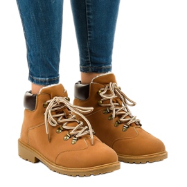 Teve szigetelt csizma DS1702 barna Teve szigetelt csizma DS1702 barna