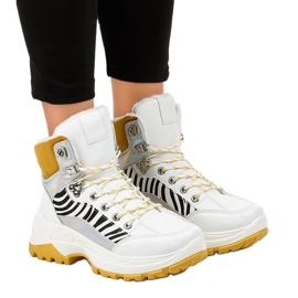 Szigetelt fehér női cipők F-19208-2