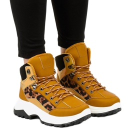 Szigetelt barna női cipők F-19208-3 sárga