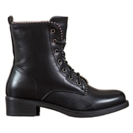 Janessa Klasszikus fűzős csizma fekete