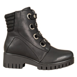 Goodin Fekete divatmunkások