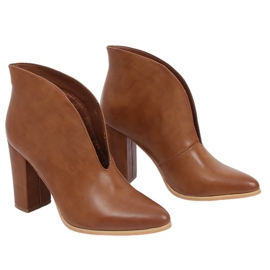 Csizma kivágott barna RB38P Camel