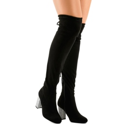 Fekete velúr csizma BM150 díszített oszlopon Fekete velúr csizma BM150 díszített oszlopon