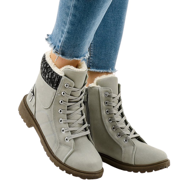 Szürke szigetelésű túracipő NR02-4 Szürke szigetelésű túracipő NR02-4