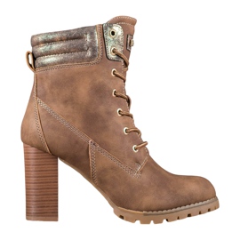 SDS Fűzős csizmák egy poszton barna