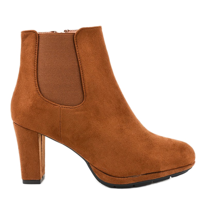 Barna bokacsizma az F156-2 oszlopon