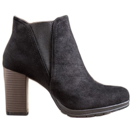 SHELOVET Felcsúsztatott csizma a poszton fekete SHELOVET Felcsúsztatott csizma a poszton fekete