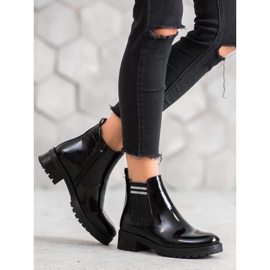 SHELOVET Sportcipő A Platformon fekete