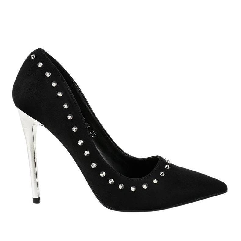 Fekete szivattyúk az NF-04 sarkán