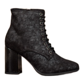 Kylie Kötve Csizmák On A Post fekete Kylie Kötve Csizmák On A Post fekete