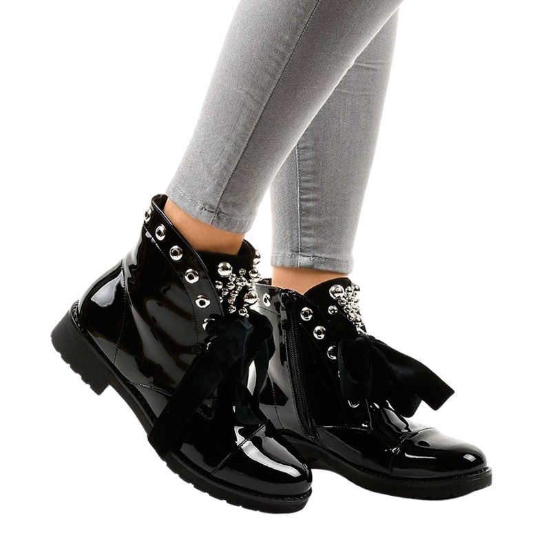 Fekete lakkozott szigetelt csizma A3320EA