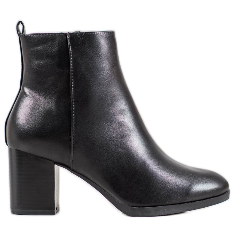 Weide Kényelmes csizma egy oszlopon fekete Weide Kényelmes csizma egy oszlopon fekete