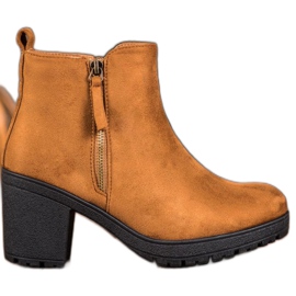 SHELOVET Kényelmes csizma a platformon barna SHELOVET Kényelmes csizma a platformon barna