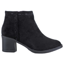 Kylie Fekete csizma egy poszton Kylie Fekete csizma egy poszton