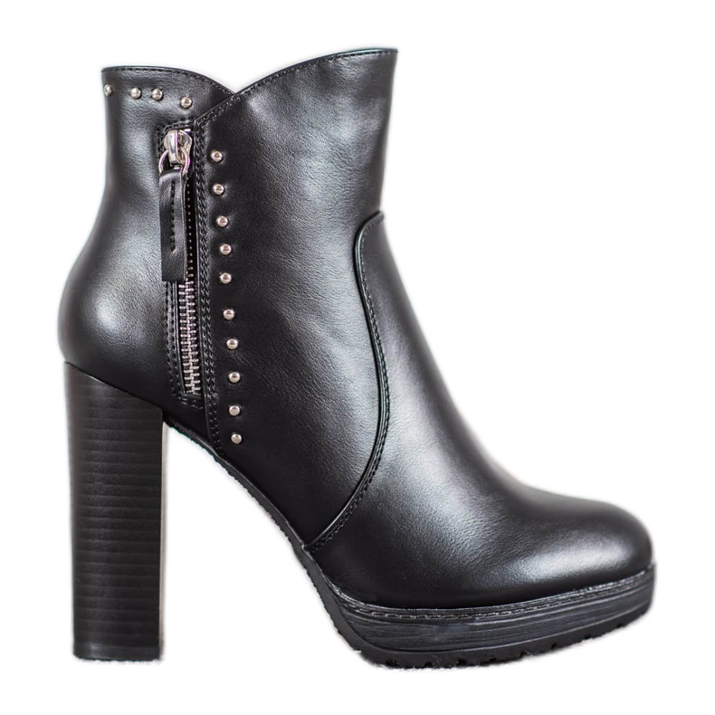 Kayla Csizma egy poszton fekete