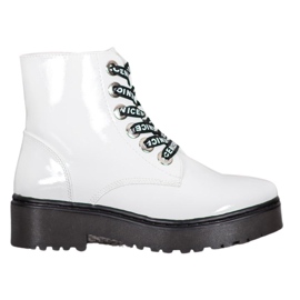 Sergio Leone Fehér cipő a platformon