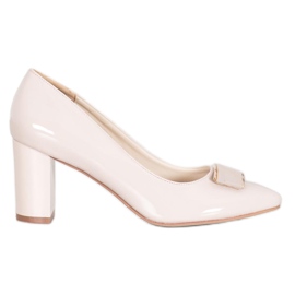 Sergio Leone Elegáns szivattyúk egy oszlopon barna Sergio Leone Elegáns szivattyúk egy oszlopon barna