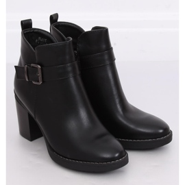 Fekete széles sarkú csizma BM-9078 Fekete