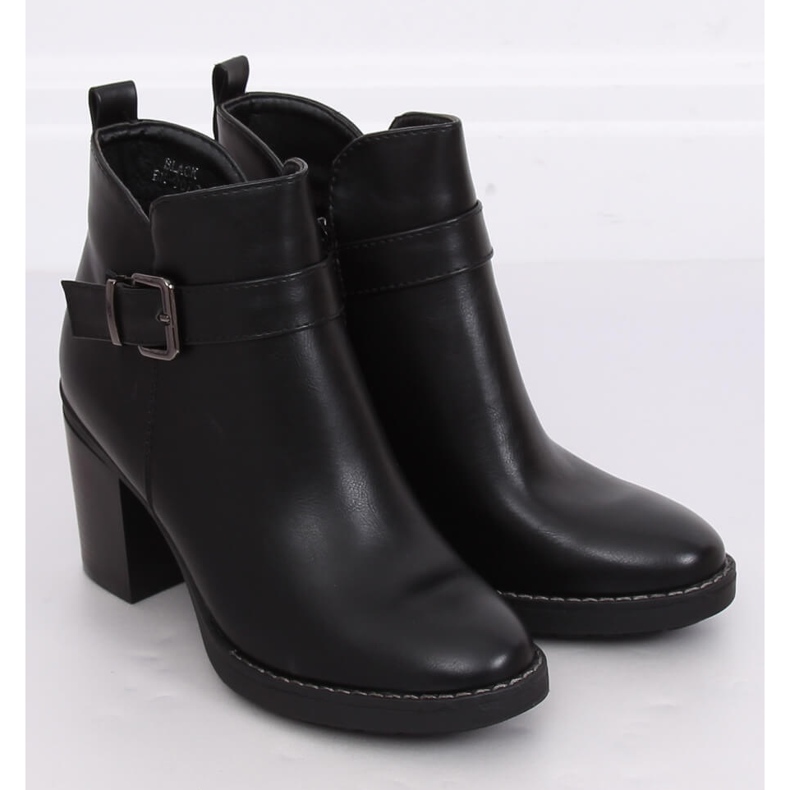Fekete széles sarkú csizma BM-9078 Fekete