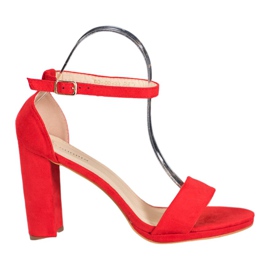 Goodin Velúr szandál egy bárban piros