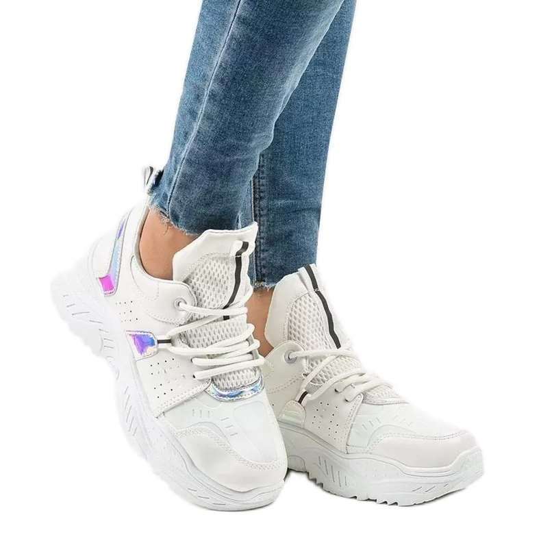 Fehér sportcipők K-505