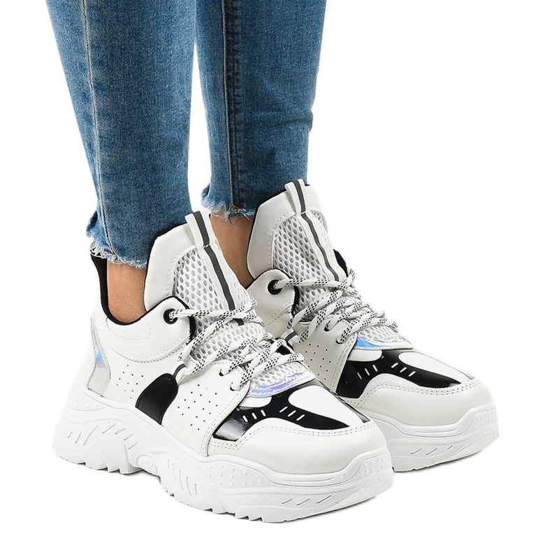 Fehér sportcipők K-505