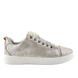 Szürke cipők, 373-Y gyöngyökkel díszítve