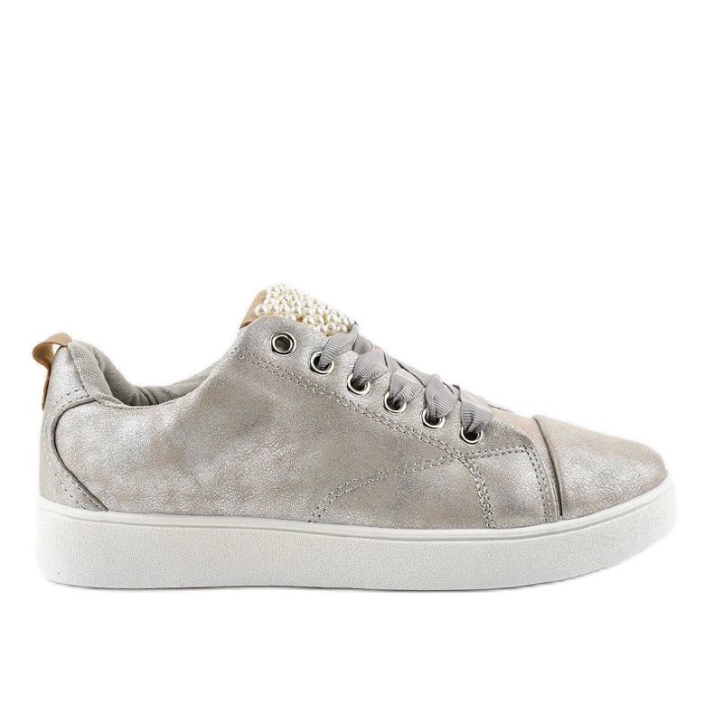 Szürke cipők, 373-Y gyöngyökkel díszítve