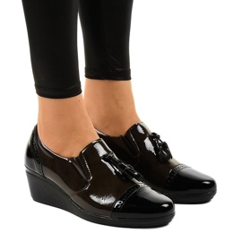 Fekete ék cipő 7-9022