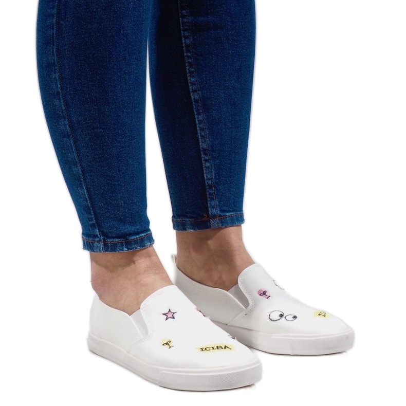 Fehér cipők G82-2 nyomatokkal